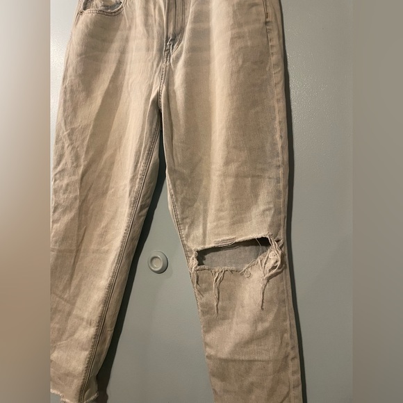 American Eagle Mom Jeans. 2/$20 - Picture 2 of 4